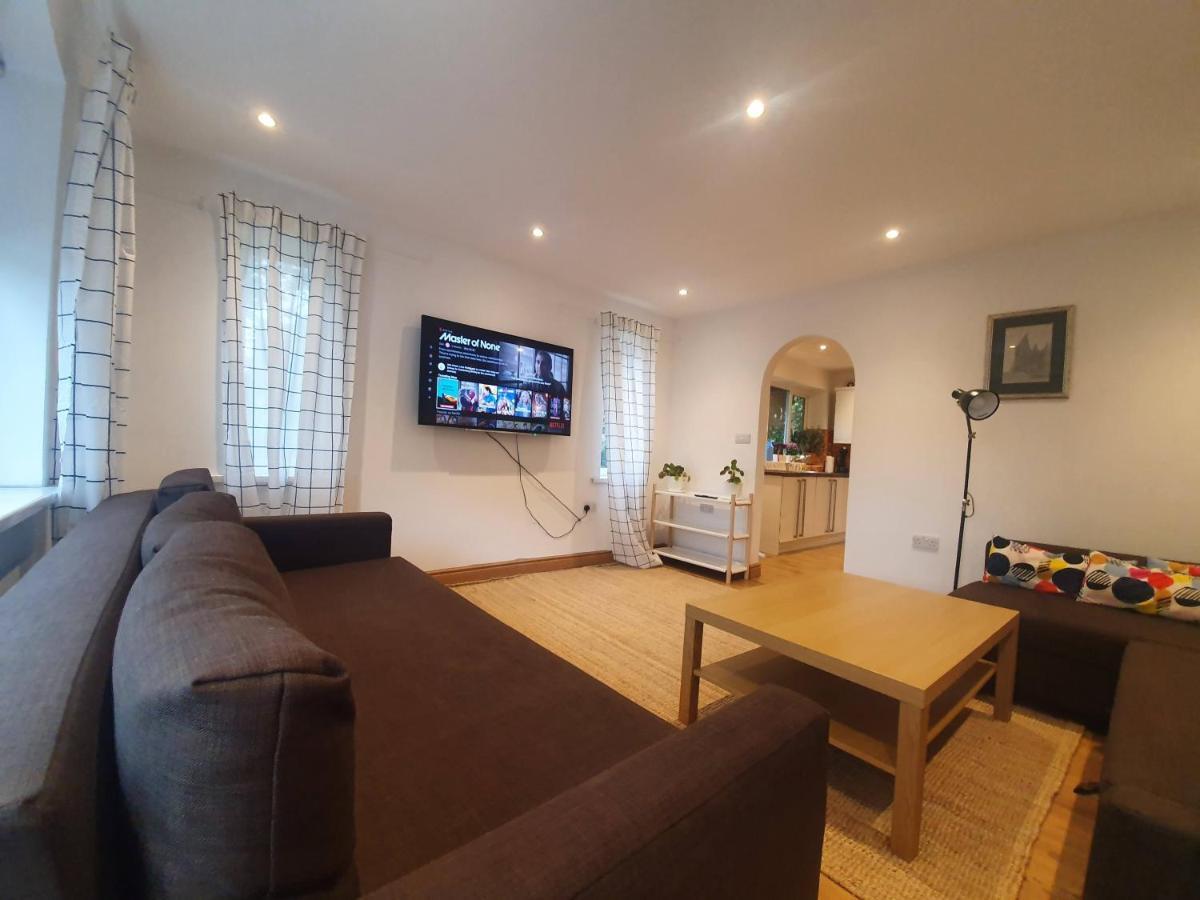דירות מנצ'סטר Beautiful House In The Heart Of A Golf Course. מראה חיצוני תמונה