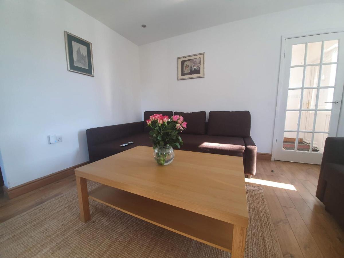 דירות מנצ'סטר Beautiful House In The Heart Of A Golf Course. מראה חיצוני תמונה